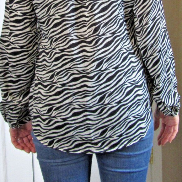 Black White Blouse Tiger Stripes, BCBGMAXAZRI, Button Long Sleeve Office Size S - Picture 5 of 15